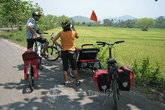 2-daagse fietstoer ten oosten van Chiang Mai Thailand foto.